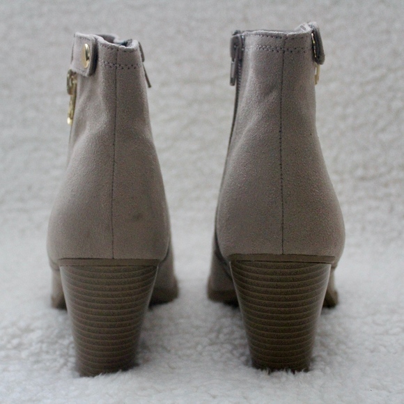 booties - Picture 4 of 5